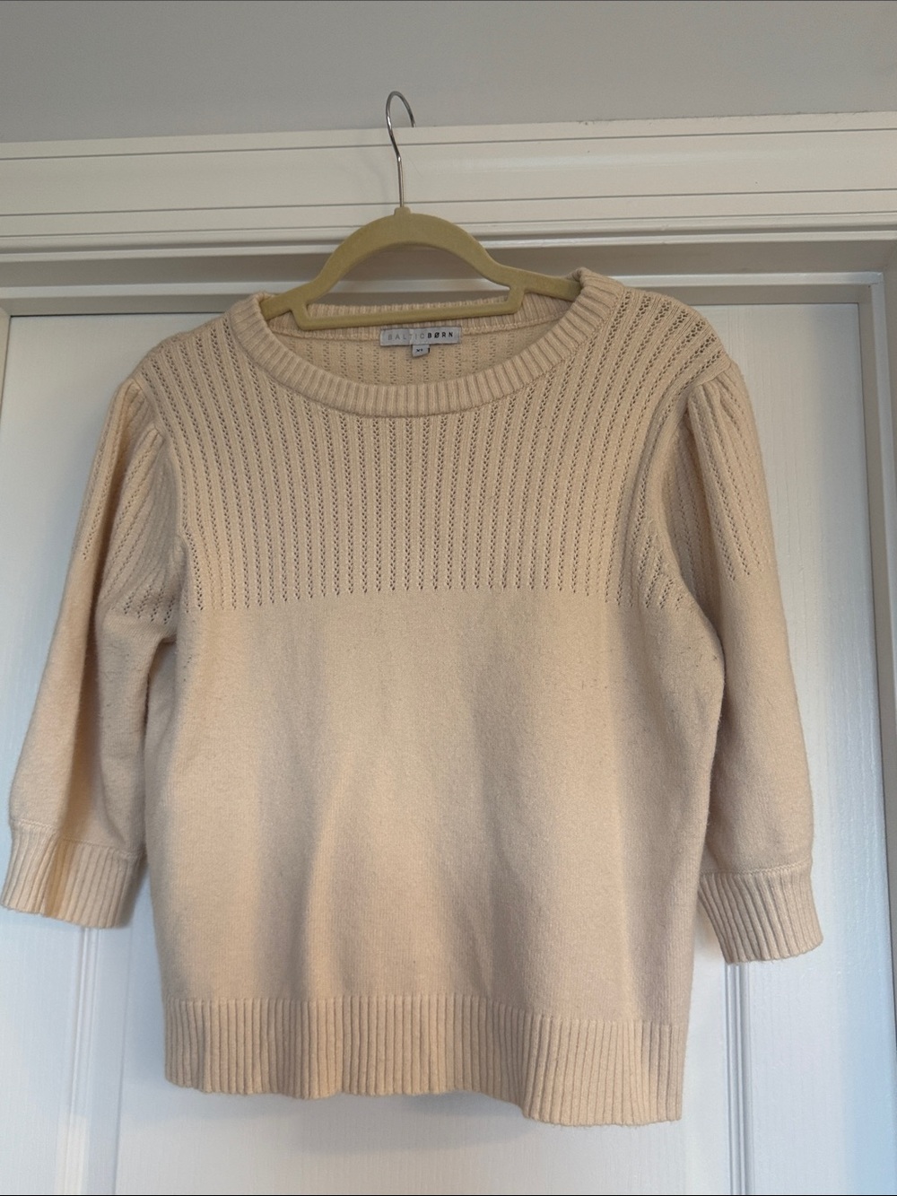 Baltic Born Womens Light Cream Crewneck Knit Sweater Size XL Short Ribbed Hem